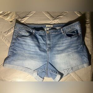 Refuge Women's Light Blue Jean Shorts